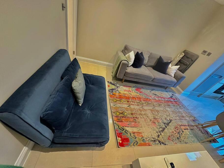 Lovely 2 Bedroom Ground Floor Flat With Garden. 런던 외부 사진