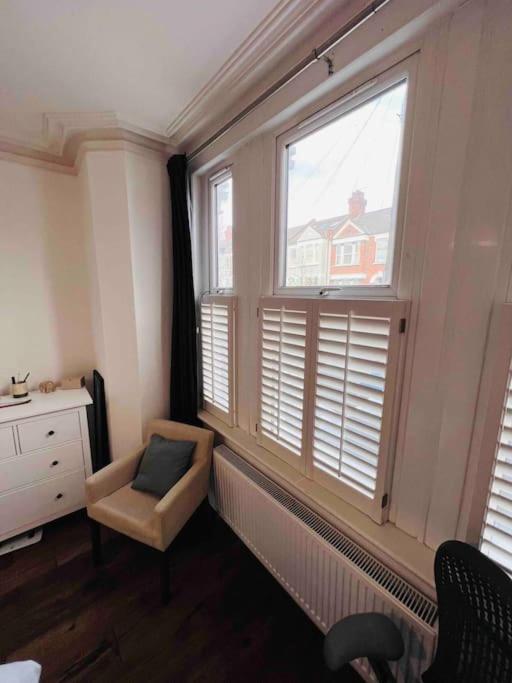 Lovely 2 Bedroom Ground Floor Flat With Garden. 런던 외부 사진