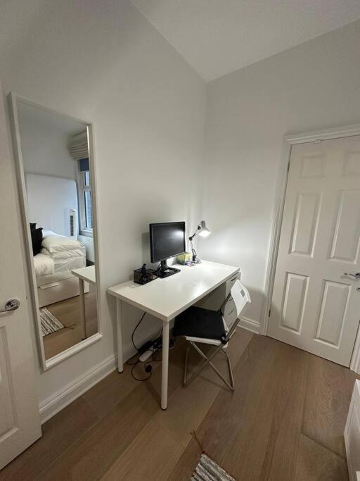 Lovely 2 Bedroom Ground Floor Flat With Garden. 런던 외부 사진