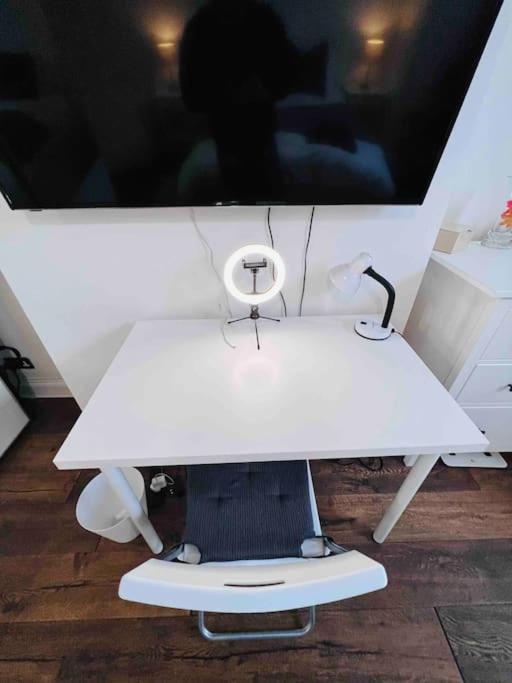 Lovely 2 Bedroom Ground Floor Flat With Garden. 런던 외부 사진