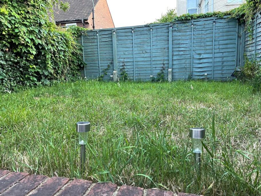 Lovely 2 Bedroom Ground Floor Flat With Garden. 런던 외부 사진