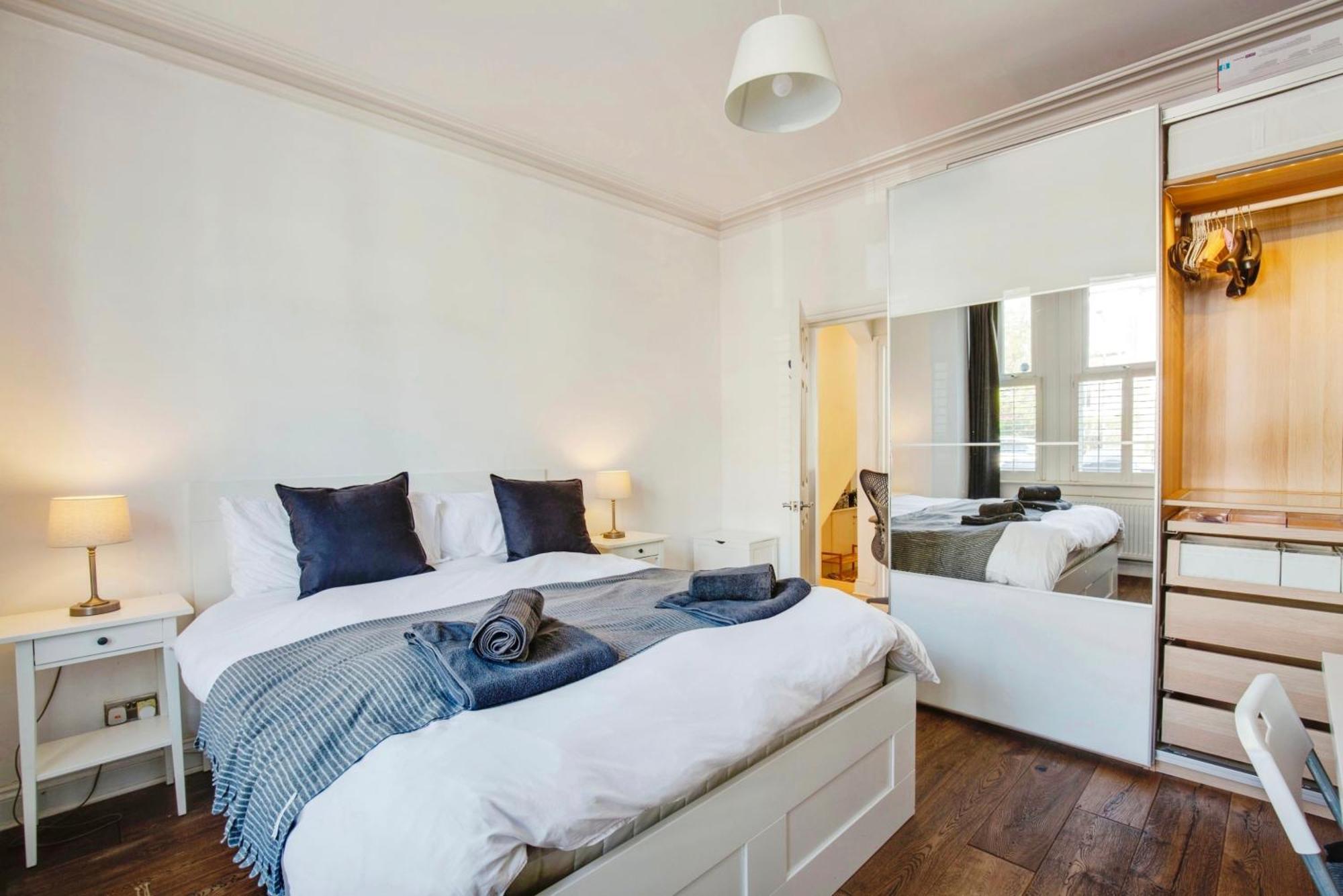 Lovely 2 Bedroom Ground Floor Flat With Garden. 런던 외부 사진