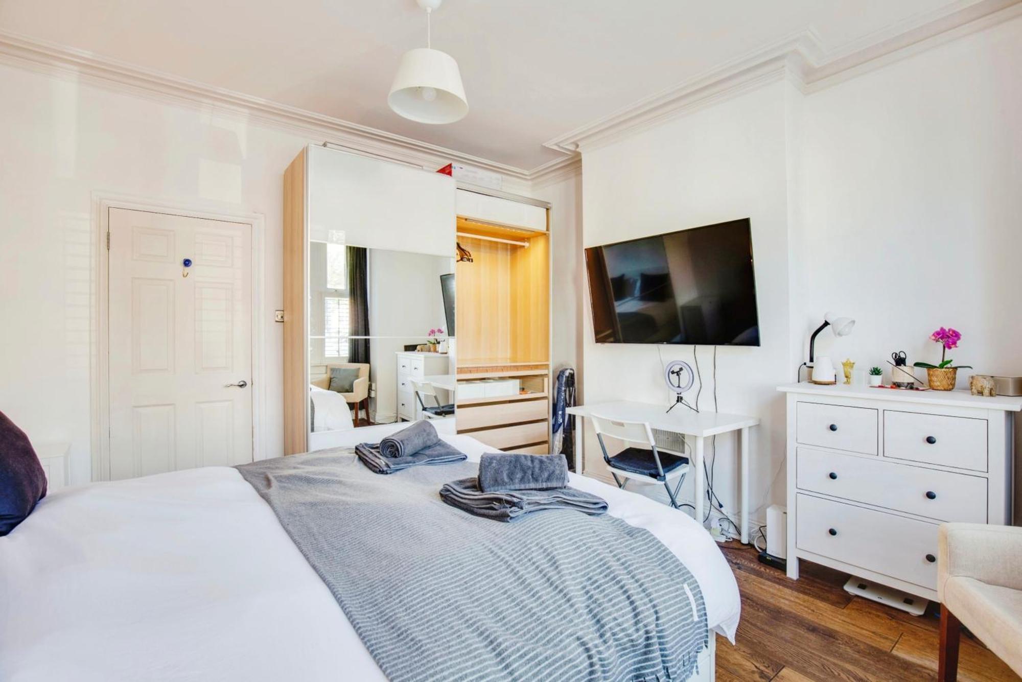 Lovely 2 Bedroom Ground Floor Flat With Garden. 런던 외부 사진