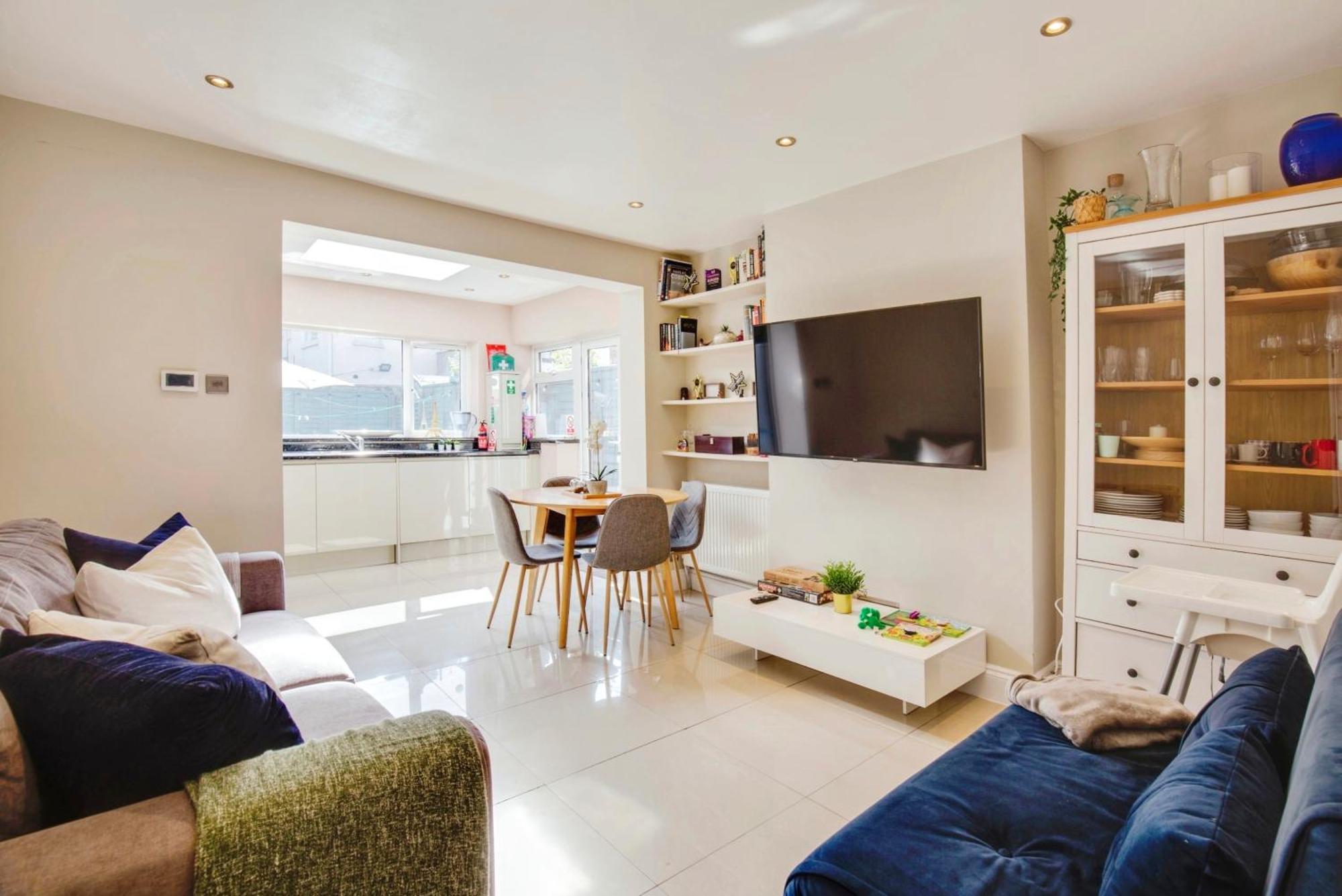 Lovely 2 Bedroom Ground Floor Flat With Garden. 런던 외부 사진