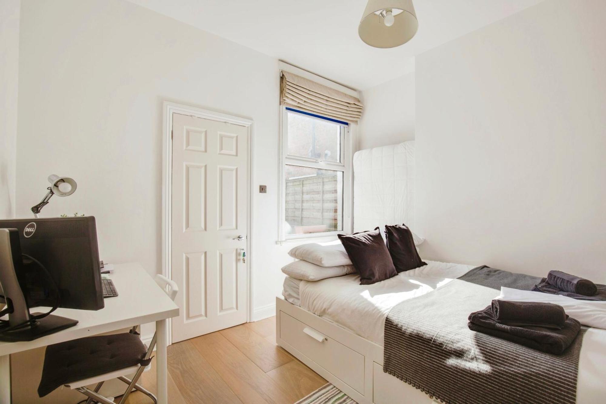 Lovely 2 Bedroom Ground Floor Flat With Garden. 런던 외부 사진