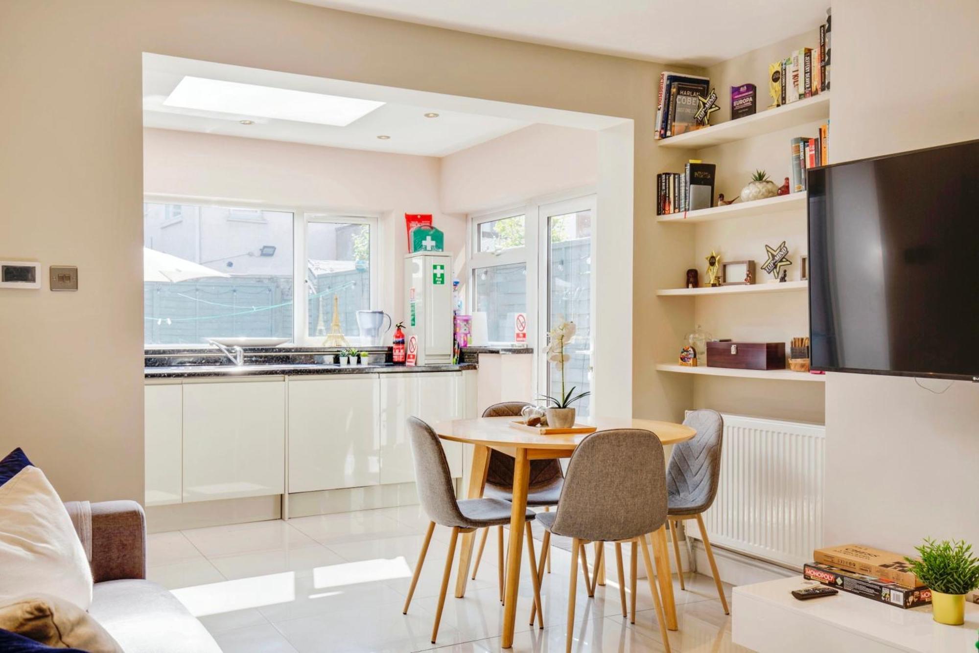 Lovely 2 Bedroom Ground Floor Flat With Garden. 런던 외부 사진